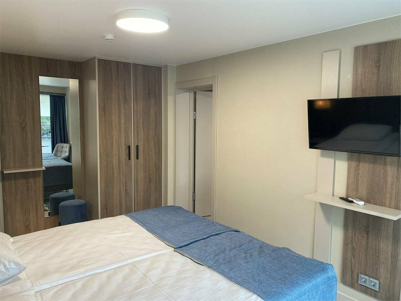 Фотографии номера Номер двухкомнатный комфорт в Хостеле Магнолия Сочи