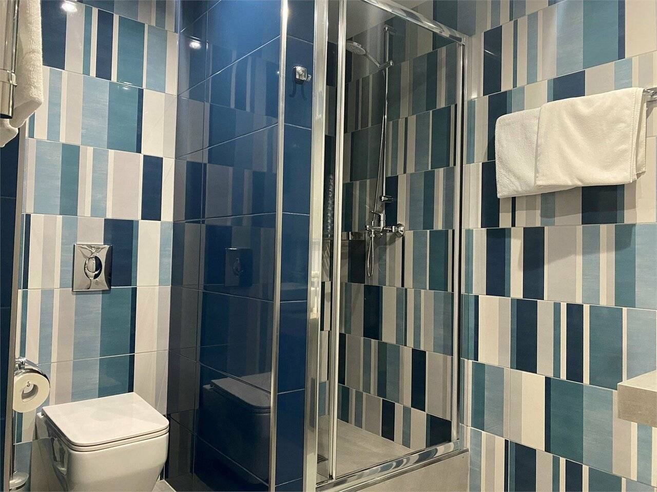 Фотографии номера Номер двухкомнатный комфорт в Хостеле Магнолия Сочи