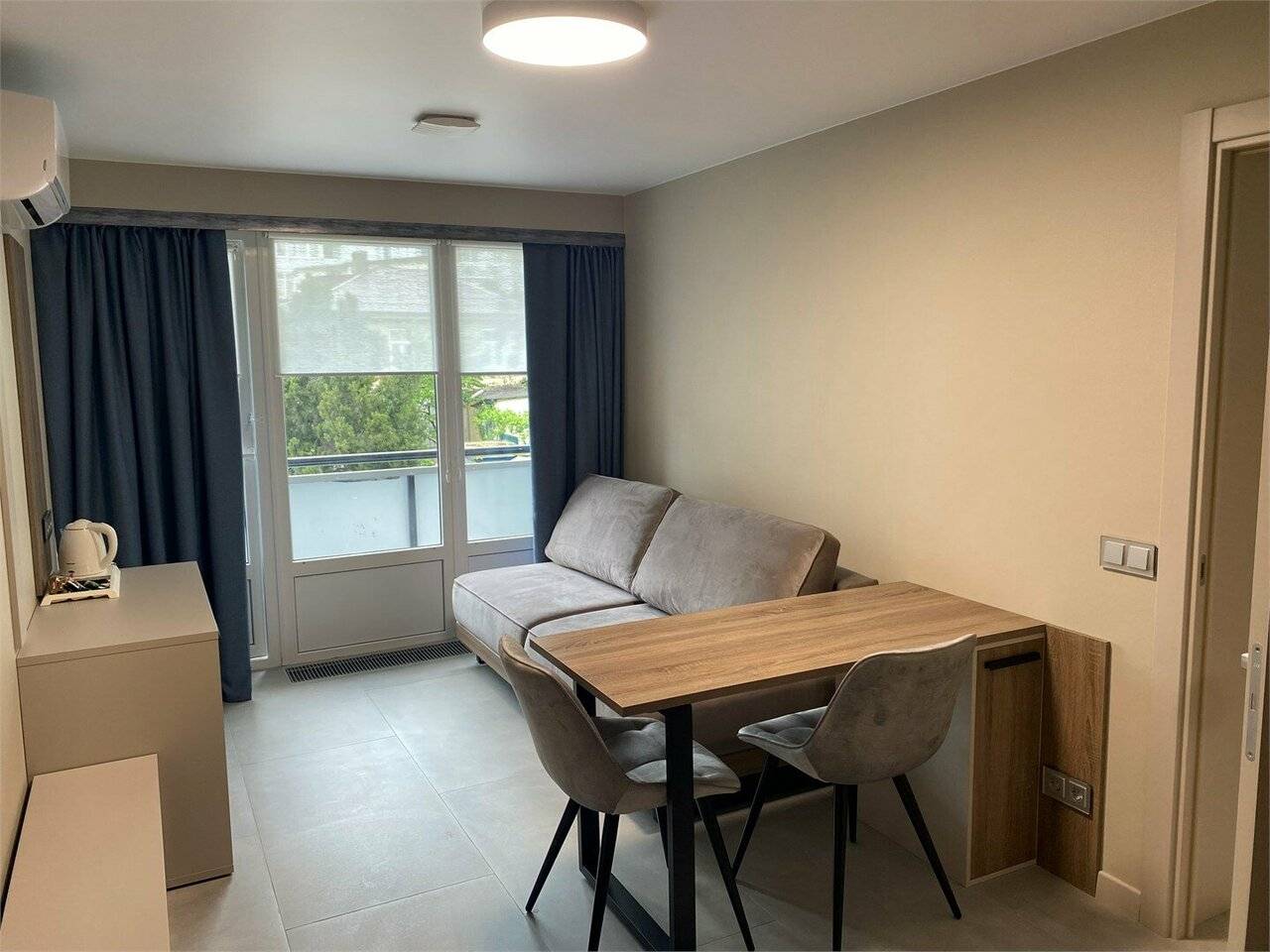 Фотографии номера Номер двухкомнатный комфорт в Хостеле Магнолия Сочи