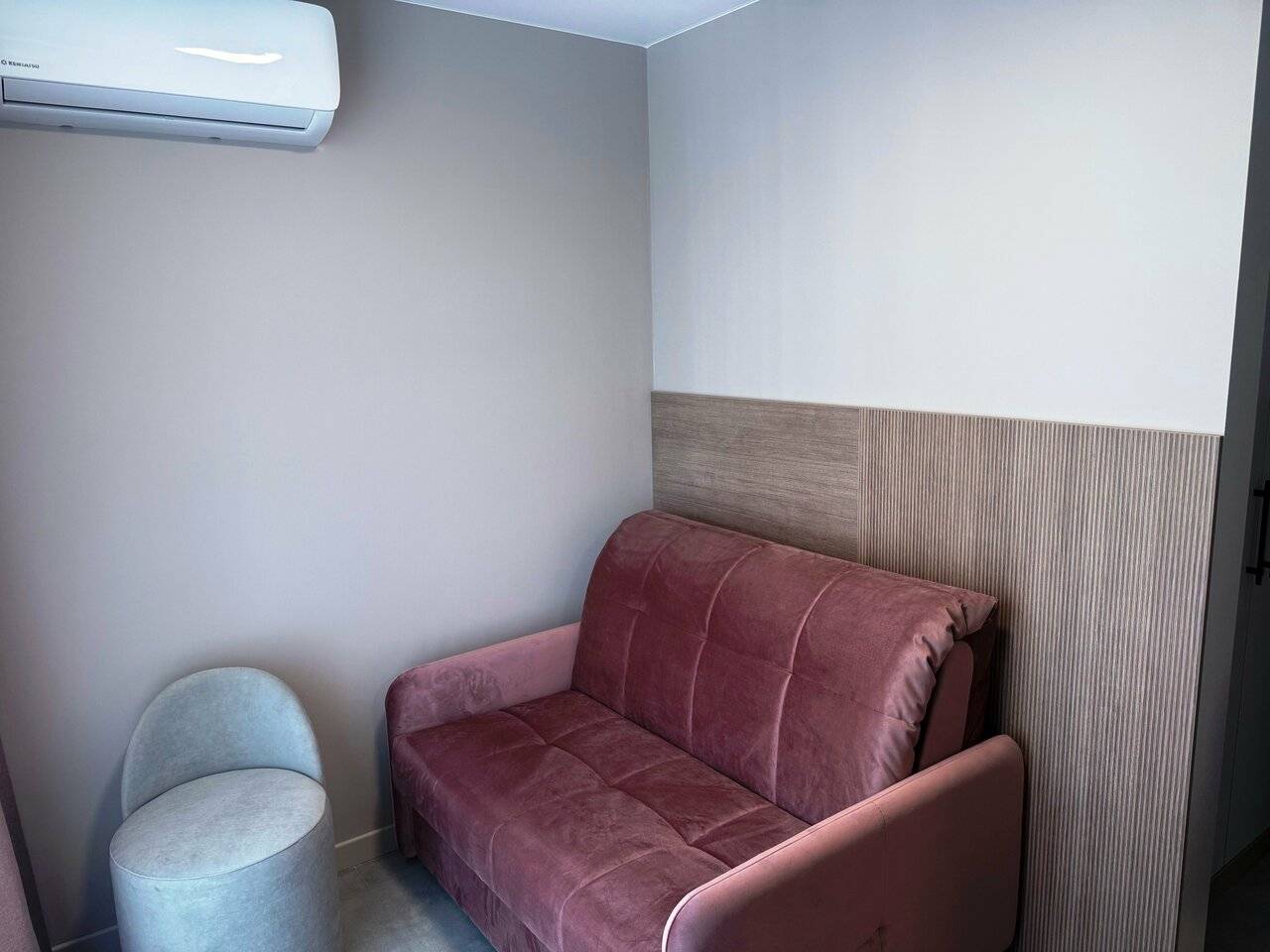 Фотографии номера Одноместный улучшенный номер с балконом в Хостеле Магнолия Сочи