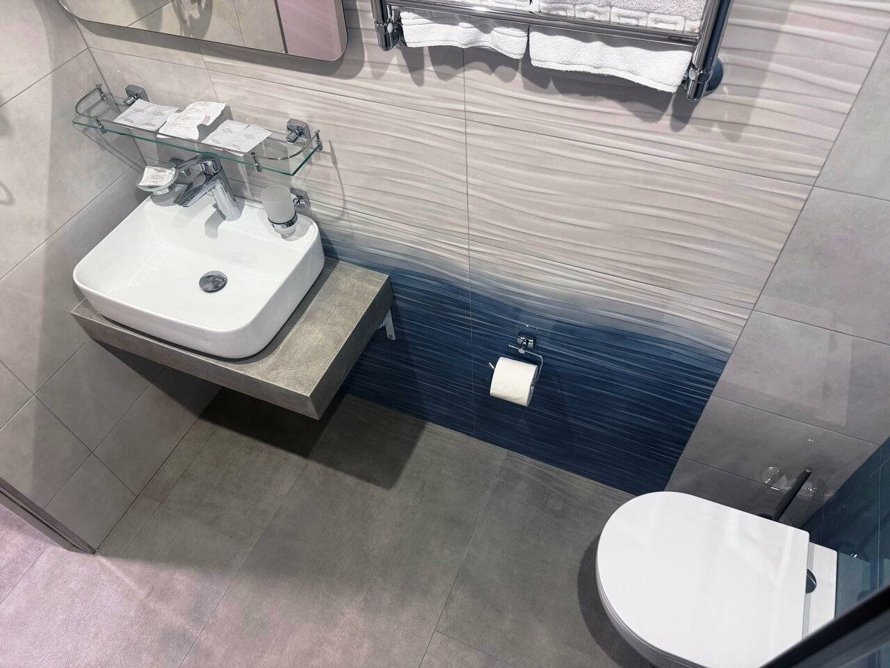 Фотографии номера Полулюкс без балкона в Хостеле Магнолия Сочи