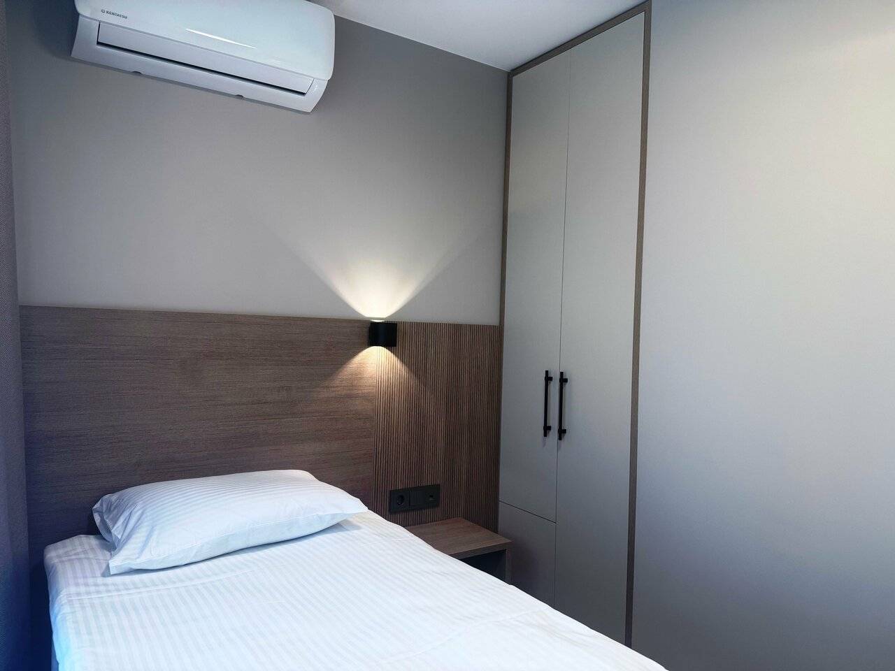 Фотографии номера Одноместный номер с балконом в Хостеле Магнолия Сочи