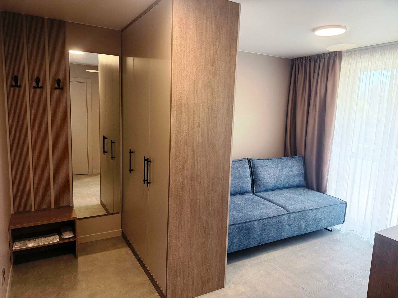 Фотографии номера Одноместный улучшенный с диваном и балконом в Хостеле Магнолия Сочи