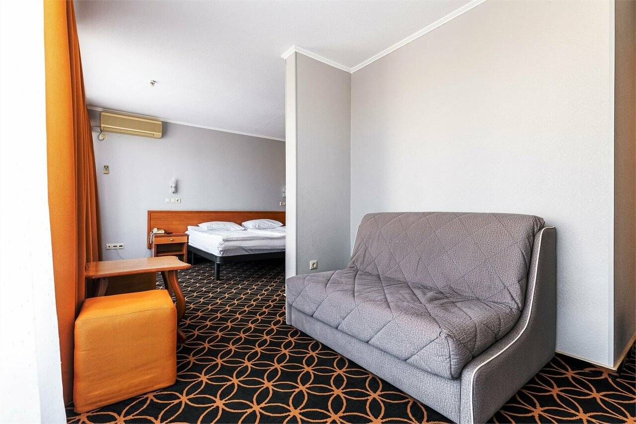 Фотографии номера Однокомнатный номер улучшенной планировки с двуспальной кроватью в Хостеле Магнолия Сочи