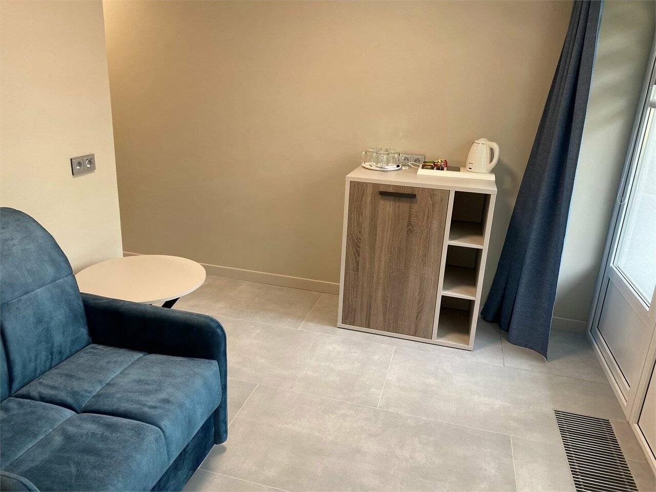 Фотографии номера Номер комфорт улучшенный в Хостеле Магнолия Сочи