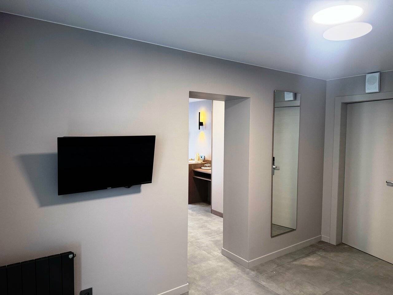 Фотографии номера Двухкомнатный люкс без балкона в Хостеле Магнолия Сочи