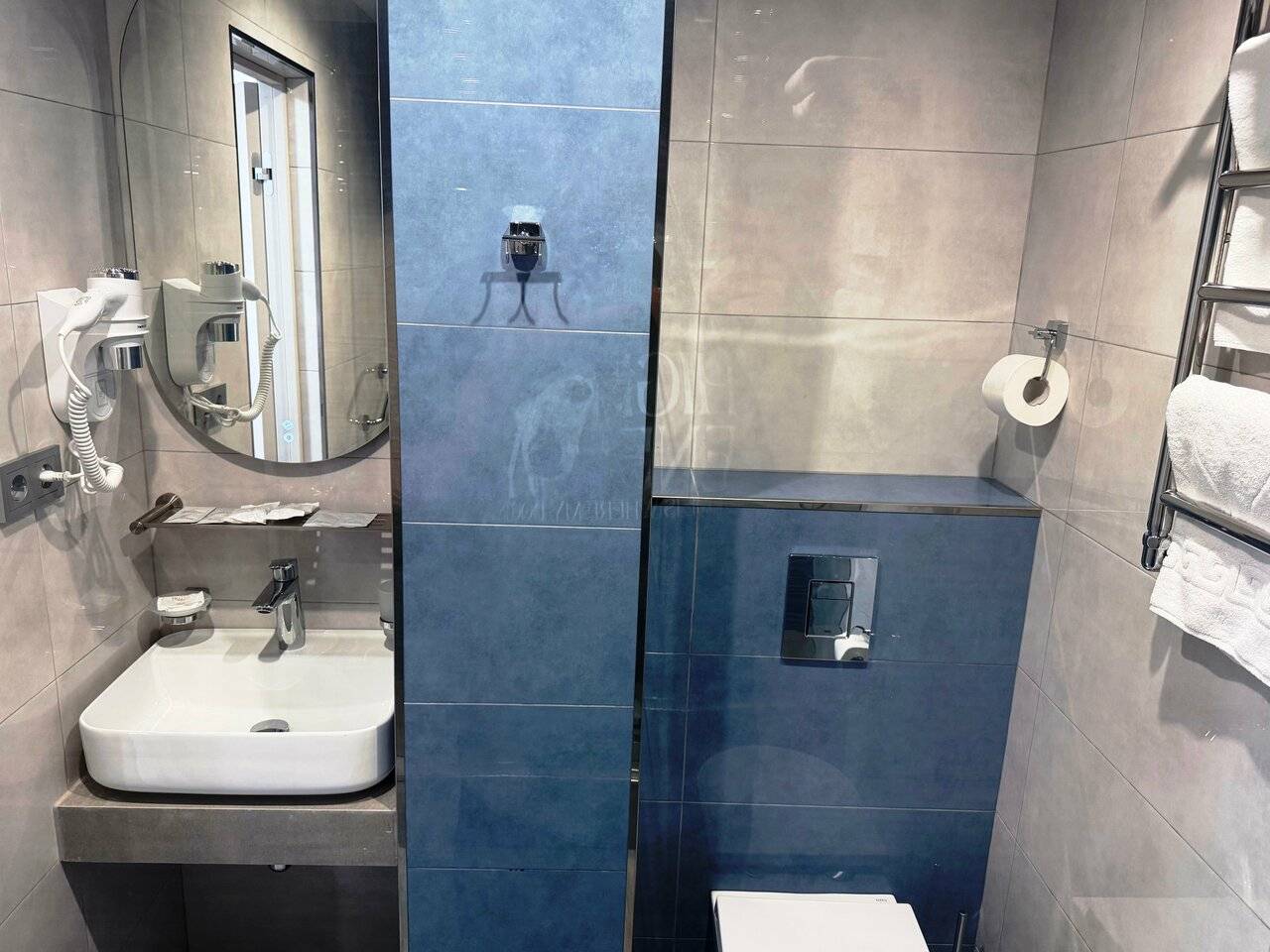 Фотографии номера Двухместный улучшенный номер без балкона в Хостеле Магнолия Сочи