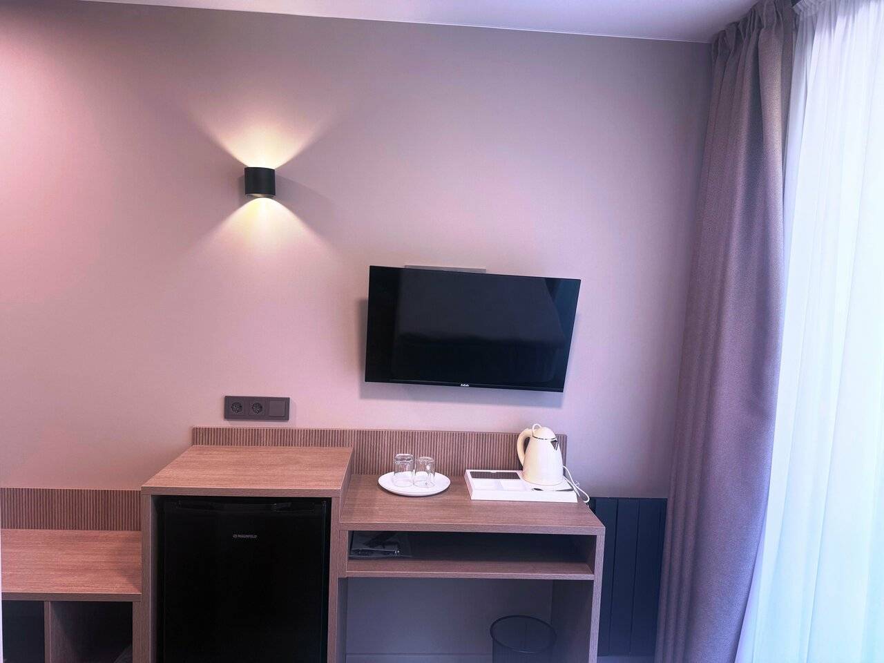 Фотографии номера Одноместный номер с балконом в Хостеле Магнолия Сочи