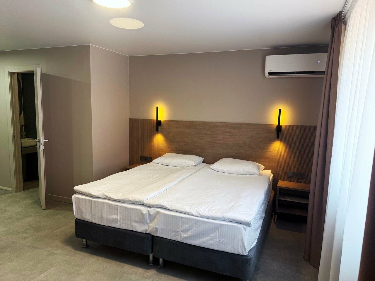 Двухместный улучшенный номер без балкона